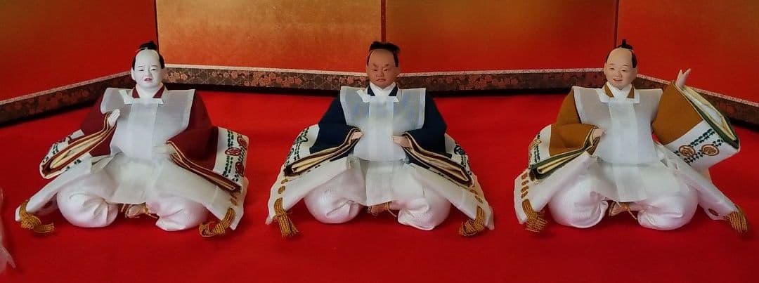雛人形　仕丁（しちょう・じちょう）松竹梅 雛人形】五段目に飾られる「仕丁（しちょう）」と呼ばれるお人形。童謡