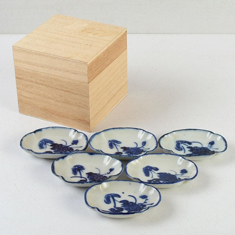 和食器　茶懐石　染付　花蝶文　手塩皿　六客　在銘　時代箱　V　9355 60d6e62ea994c2981b9a14bab4ce6a