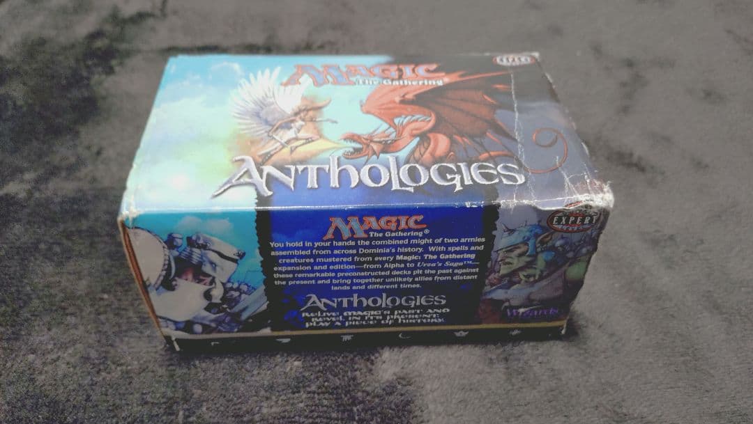 【MTG】【マジック：ザ・ギャザリング】 ギフトボックス【レア物】 Amazon.co.jp: マジック：ザ・ギャザリング 英語版 Holiday Gift Box