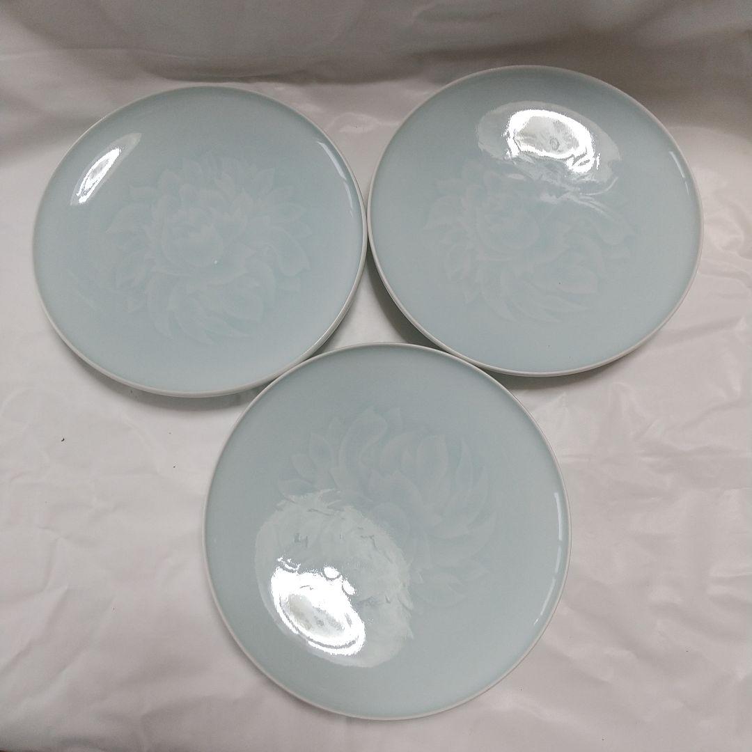 人間国宝 塚本快示 青白磁牡丹文命名皿 快山釜 三枚組 美濃焼 人間国宝 塚本快示 快山窯 青白磁 飛鳥文（ひちょうもん）7寸